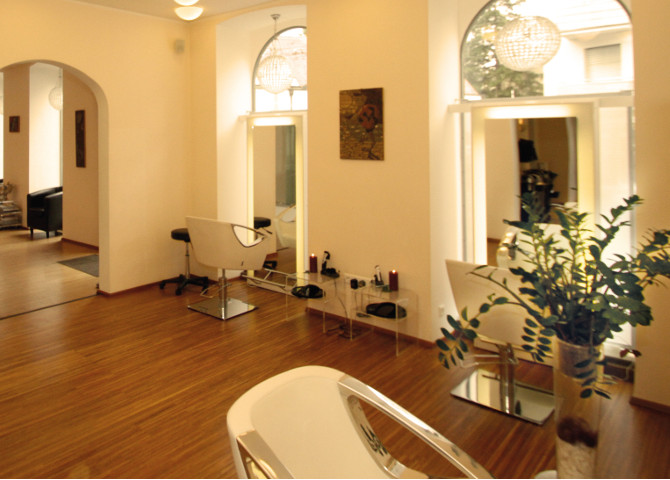 Salon VIP Hair Lounge Hairstyling and More